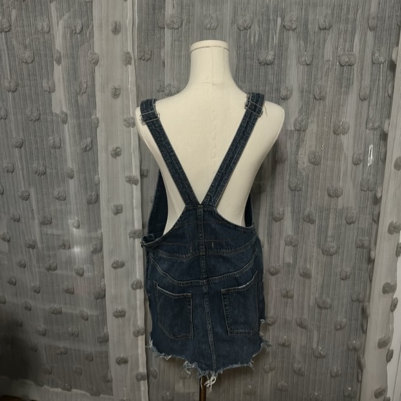 Free People Size 6, Denim skirt overalls, cutoff hem - Picture 4 of 4